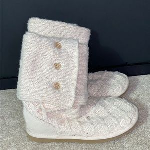 Off white Knitted uggs